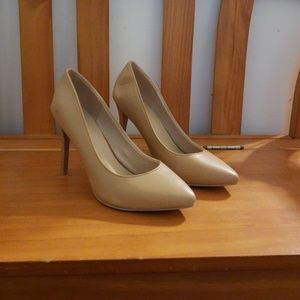 Size 10 Tan pointy-toed high heels